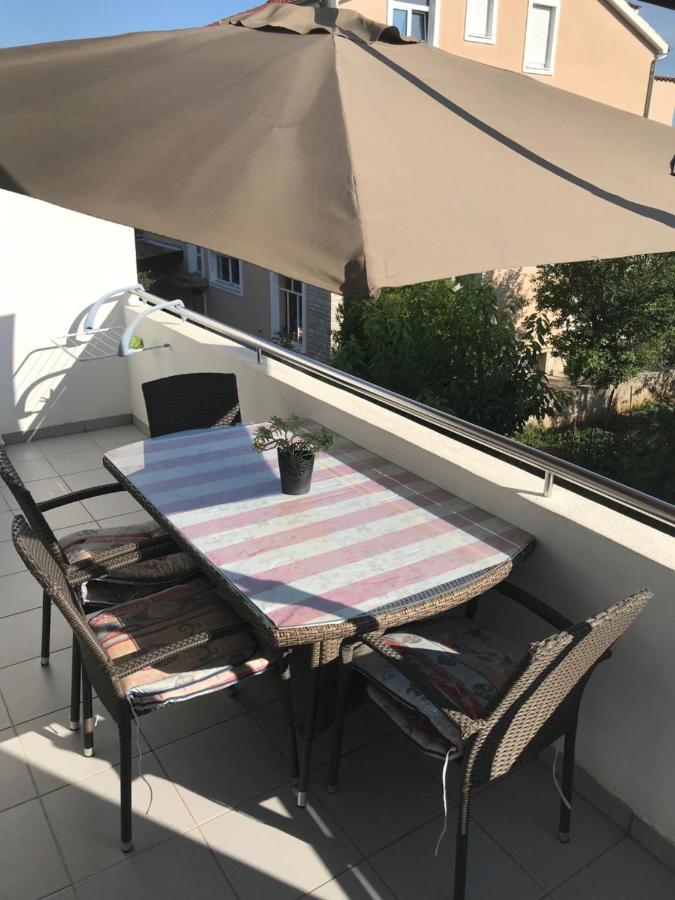 Beachfront Apartment Sun Vodice Bagian luar foto